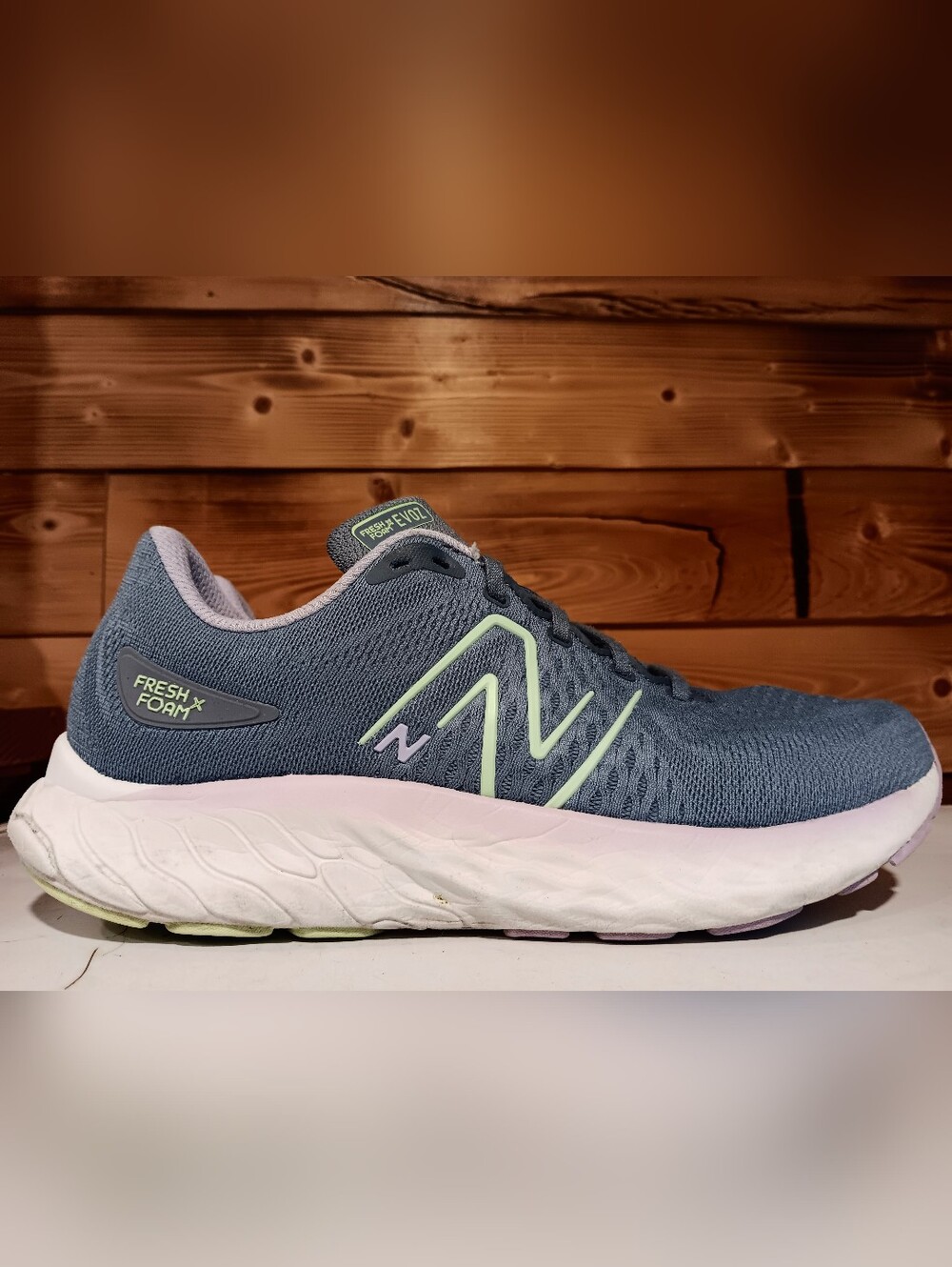 New Balance Athetic Shoes Women's 12 D, Men's 10.5